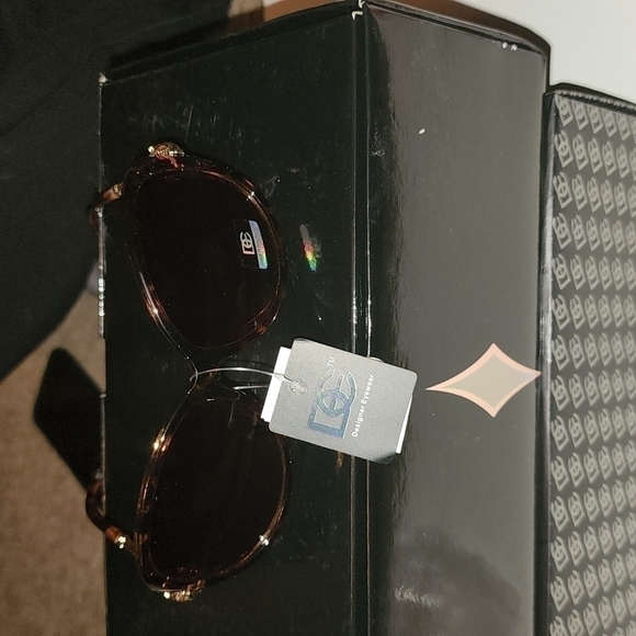 Fashion Sunglassed - Picture 6 of 15